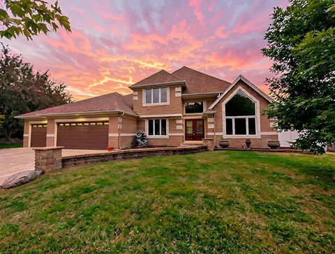 7932 Orchid Ln N, Maple Grove, MN 55311