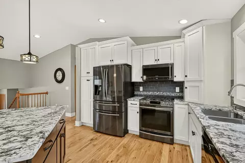 Kitchen - 4640 Ruby Ln NW, Rochester, MN 55901 photo 5 of 6