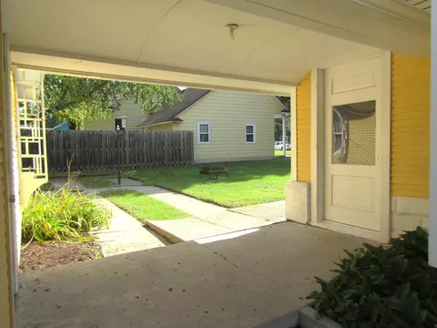 Exterior - 223 E Schlieman Ave, Appleton, MN 56208 photo 11 of 14