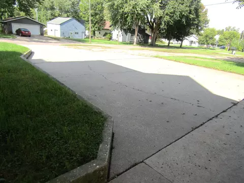 Exterior - 223 E Schlieman Ave, Appleton, MN 56208 photo 9 of 14
