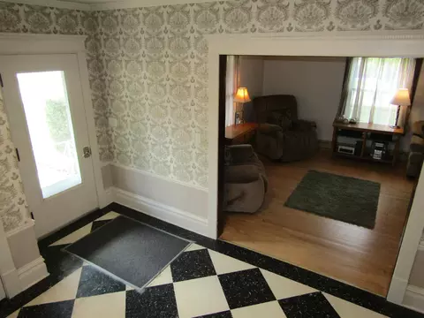 Entry Way - 223 E Schlieman Ave, Appleton, MN 56208 photo 5 of 9