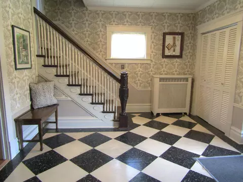 Entry Way - 223 E Schlieman Ave, Appleton, MN 56208 photo 6 of 9