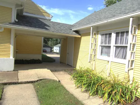 Exterior - 223 E Schlieman Ave, Appleton, MN 56208 photo 10 of 14