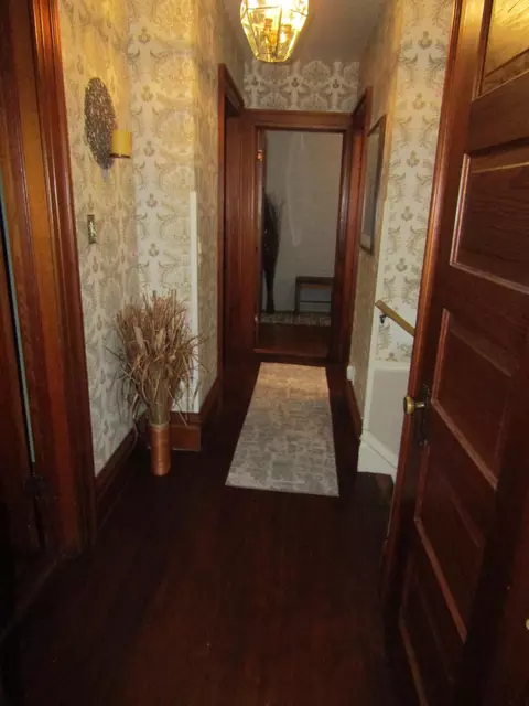Entry Way - 223 E Schlieman Ave, Appleton, MN 56208 photo 8 of 9