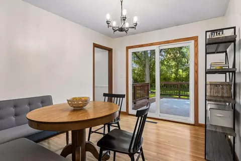 Dining - 4333 Diamond Dr, Eagan, MN 55122 photo 2 of 3