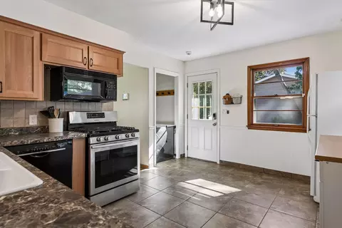 Kitchen - 4333 Diamond Dr, Eagan, MN 55122 photo 1 of 3