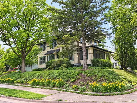 3001 W 47th St, Minneapolis, MN 55410