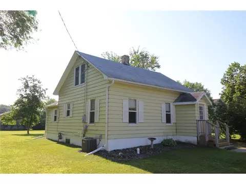 302 6th St NW, Little Falls, MN 56345
