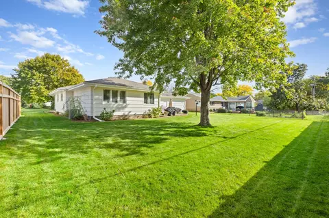 Exterior - 7132 Glouchester Ave, Edina, MN 55435 photo 5 of 6