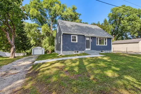 2115 E River Rd NE, Rochester, MN 55906