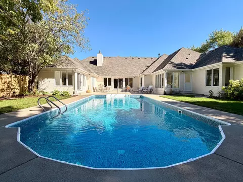 10725 Purdey Rd, Eden Prairie, MN 55347