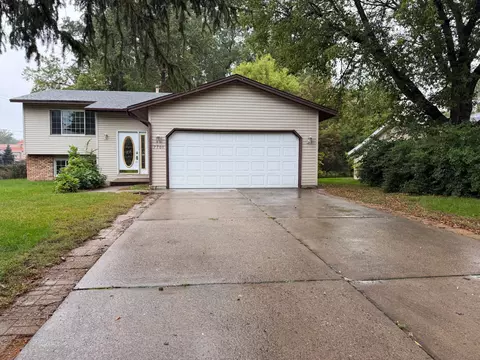 7701 Queen Ave N, Brooklyn Park, MN 55444