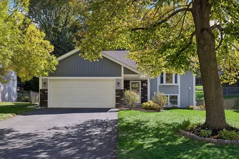 16796 Jonquil Trl, Lakeville, MN 55044