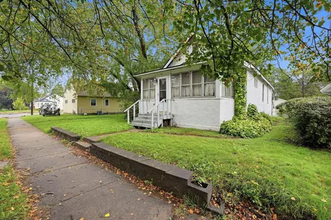 111 14th Ave S, South Saint Paul, MN 55075