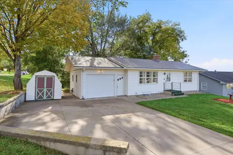 218 Maple St, Le Sueur, MN 56058