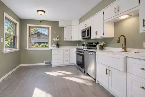 Kitchen - 526 Becker Ave SE, Willmar, MN 56201 photo 1 of 2
