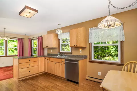 Kitchen - 5731 Sunburst Dr, Duluth, MN 55810 photo 4 of 5