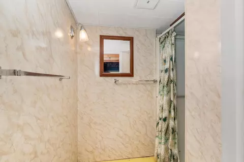 Bath - 5731 Sunburst Dr, Duluth, MN 55810 photo 5 of 5