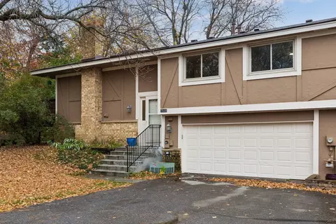 7525 Zinnia Way, Maple Grove, MN 55311