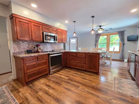 Kitchen - 330 9th St NW, Plainview, MN 55964 photo 6 of 8