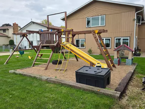 Exterior - 330 9th St NW, Plainview, MN 55964 photo 12 of 13