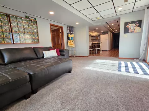 Living - 330 9th St NW, Plainview, MN 55964 photo 5 of 5