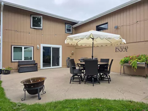 Exterior - 330 9th St NW, Plainview, MN 55964 photo 5 of 13