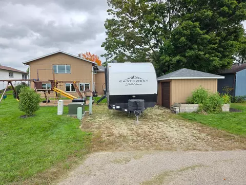 Exterior - 330 9th St NW, Plainview, MN 55964 photo 10 of 13