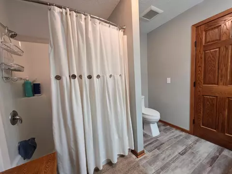 Bath - 330 9th St NW, Plainview, MN 55964 photo 6 of 8
