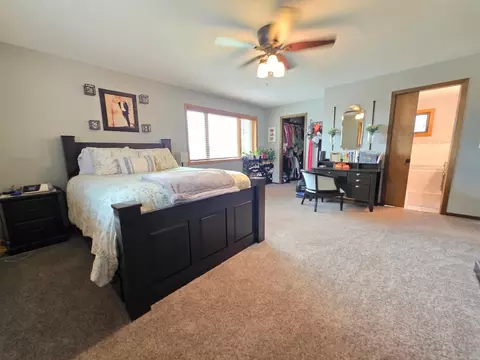 Bedroom - 330 9th St NW, Plainview, MN 55964 photo 2 of 10