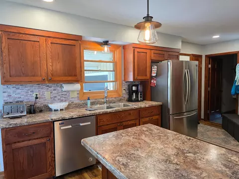 Kitchen - 330 9th St NW, Plainview, MN 55964 photo 3 of 8