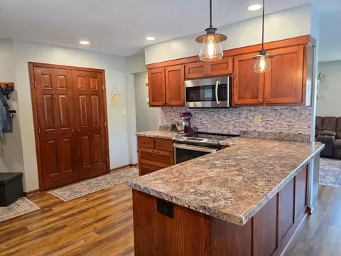 Kitchen - 330 9th St NW, Plainview, MN 55964 photo 4 of 8