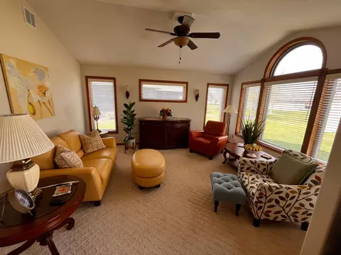 Living - 5723 Glenview Ln, Saint Cloud, MN 56303 photo 2 of 2