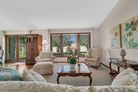 Living - 5723 Glenview Ln, Saint Cloud, MN 56303 photo 3 of 5