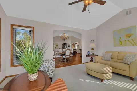 Living - 5723 Glenview Ln, Saint Cloud, MN 56303 photo 2 of 5