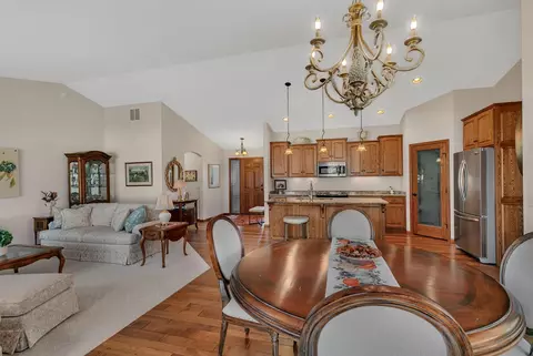 Dining - 5723 Glenview Ln, Saint Cloud, MN 56303 photo 4 of 5