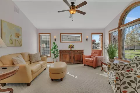 Living - 5723 Glenview Ln, Saint Cloud, MN 56303 photo 1 of 5