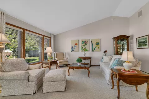 Living - 5723 Glenview Ln, Saint Cloud, MN 56303 photo 5 of 5