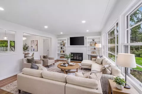 3525 The Mall, Minnetonka, MN 55345