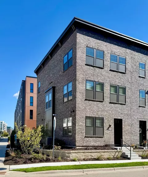 838 Woodlawn Ave, Saint Paul, MN 55116