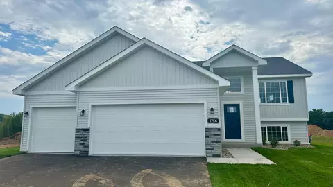 1756 Squirrel Way, New Richmond, WI 54017