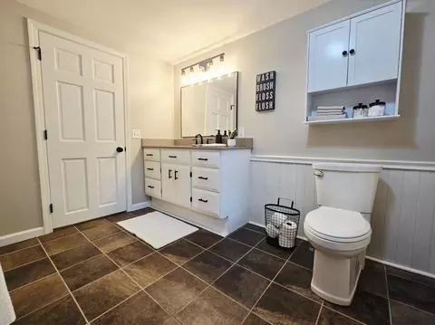 Bath - 1202 11th Ave SE, Saint Cloud, MN 56304 photo 1 of 4