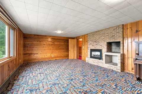 Living - 824 Brown St, Jackson, MN 56143 photo 2 of 6
