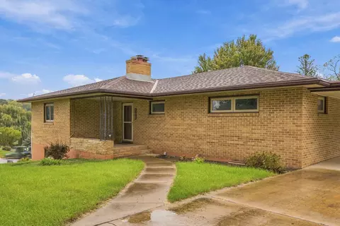 Exterior - 824 Brown St, Jackson, MN 56143 photo 8 of 8