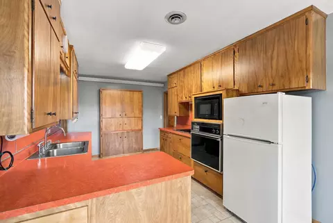 Kitchen - 824 Brown St, Jackson, MN 56143 photo 3 of 5