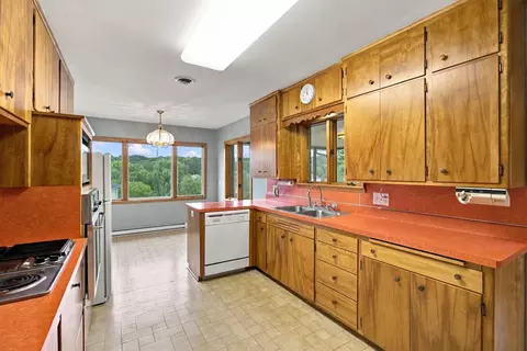 Kitchen - 824 Brown St, Jackson, MN 56143 photo 4 of 5