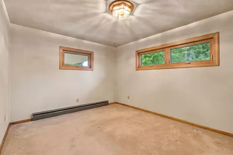 Bedroom - 824 Brown St, Jackson, MN 56143 photo 6 of 10