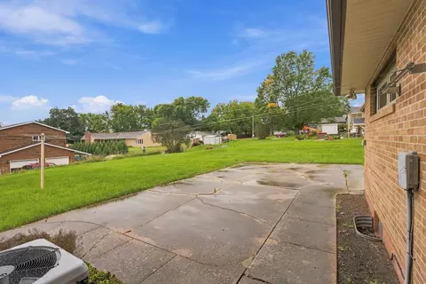 Exterior - 824 Brown St, Jackson, MN 56143 photo 3 of 8