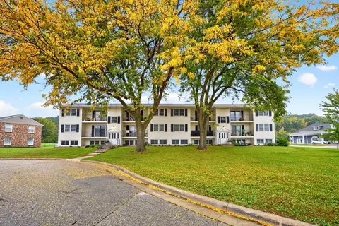 1903 Greenview Pl SW #1, Rochester, MN 55902