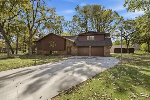 504 Greenview Ct, Sartell, MN 56377
